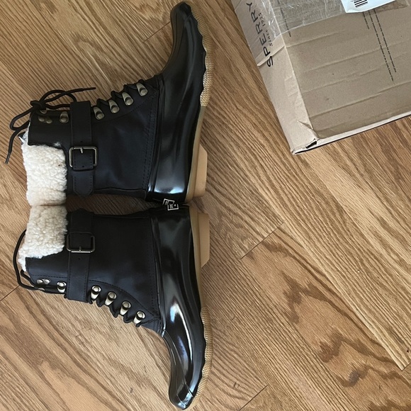 NIB-7 -J. Crew Women's Sperry® for J.Crew Shearwater buckle boots in black - Picture 8 of 11